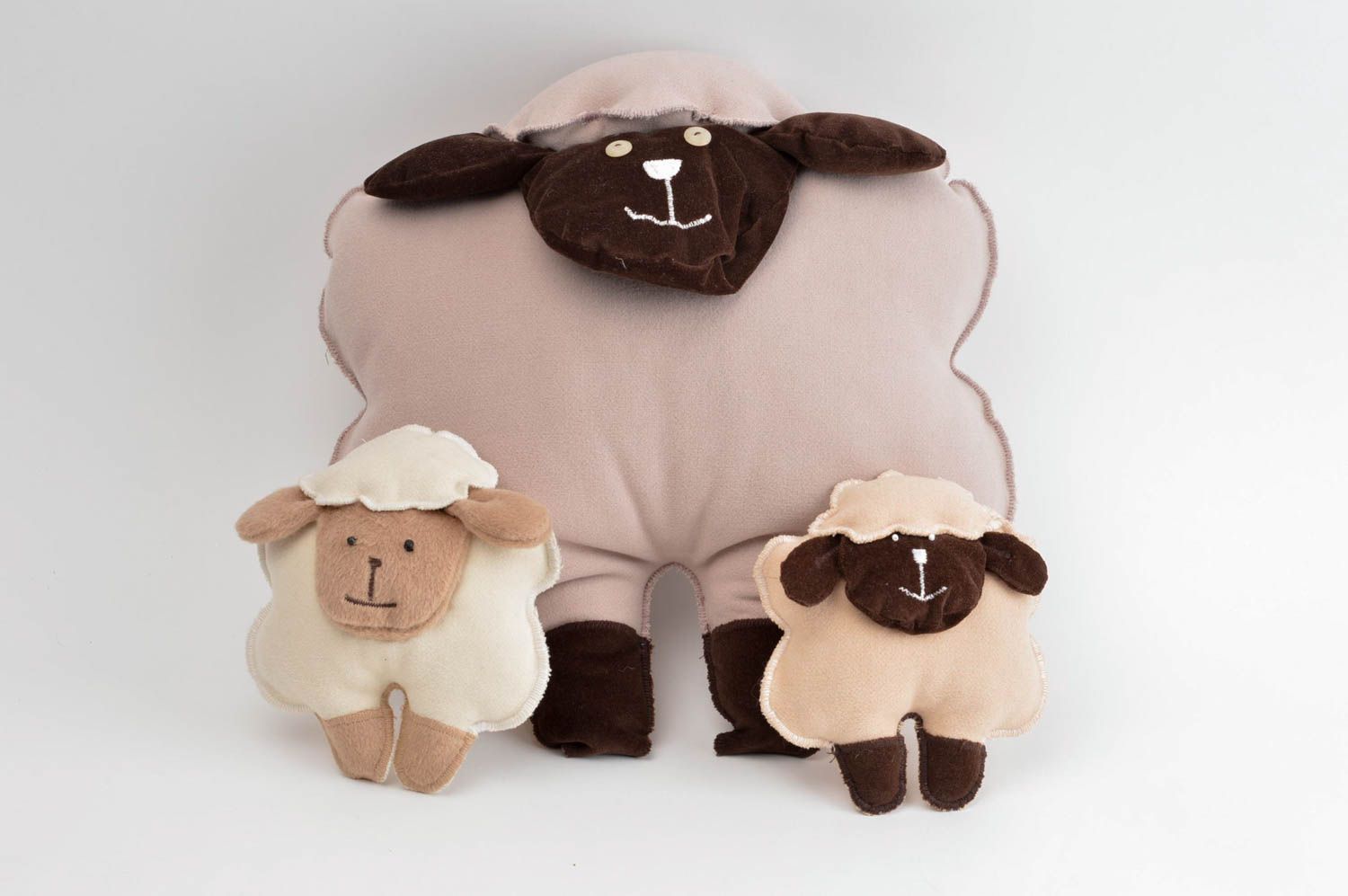 Handgemachte Stoff Kuscheltiere 3 Stück Plüsch Schafe Geschenk für Kinder foto 4