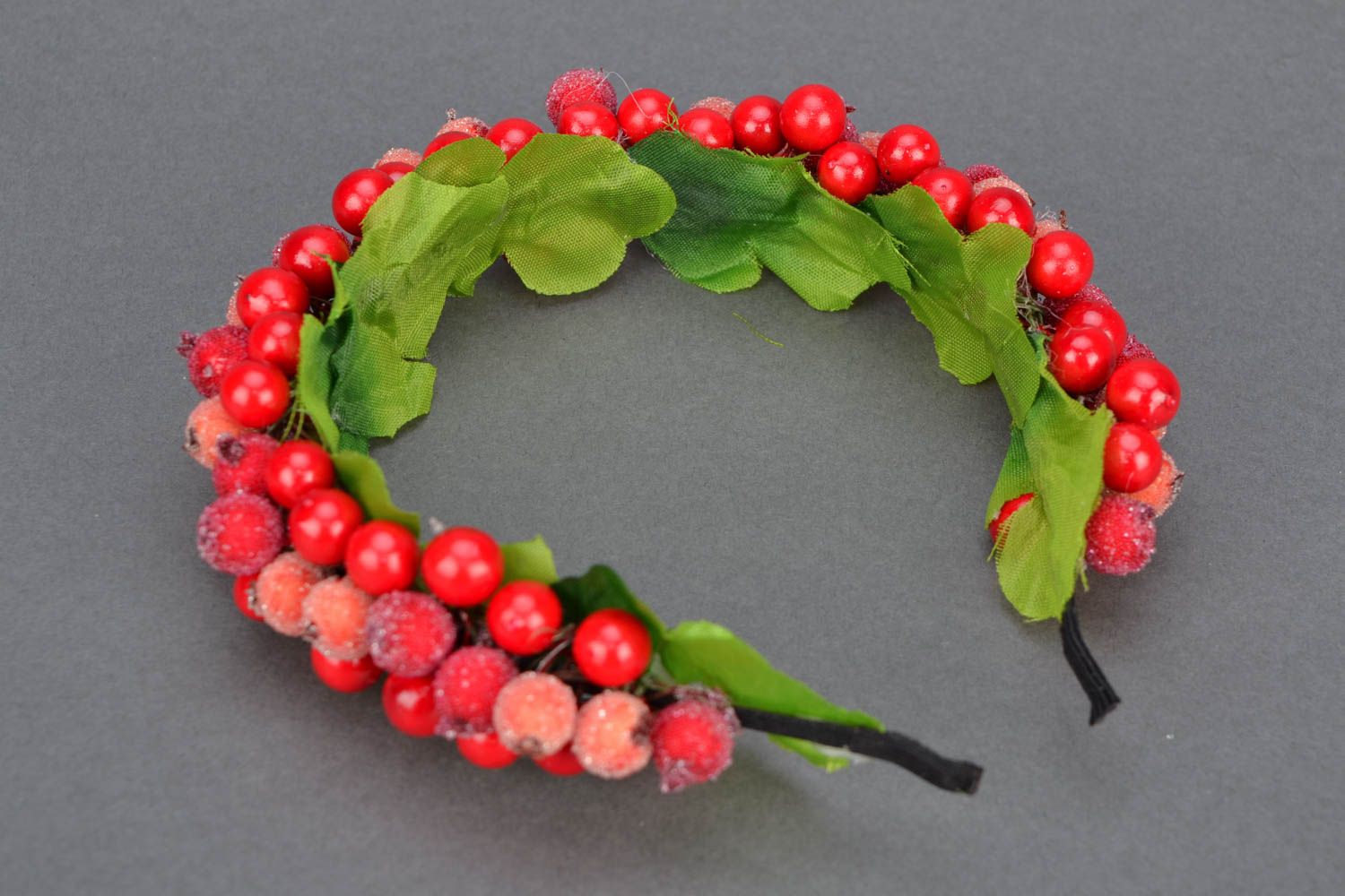 Headband with red berries photo 4