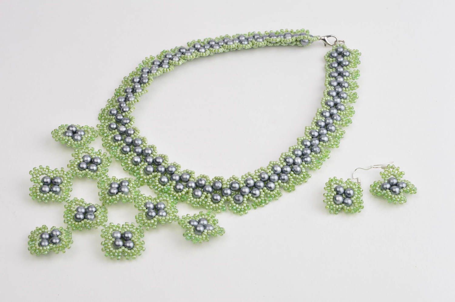 Handmade beaded jewelry set necklace and earrings fashion trends gifts for her photo 3
