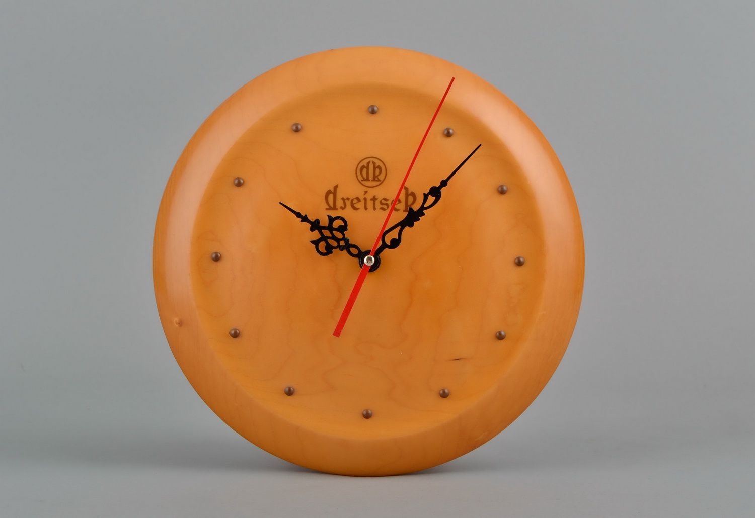 Relógio de parede de madeira maciça de bordo foto 1