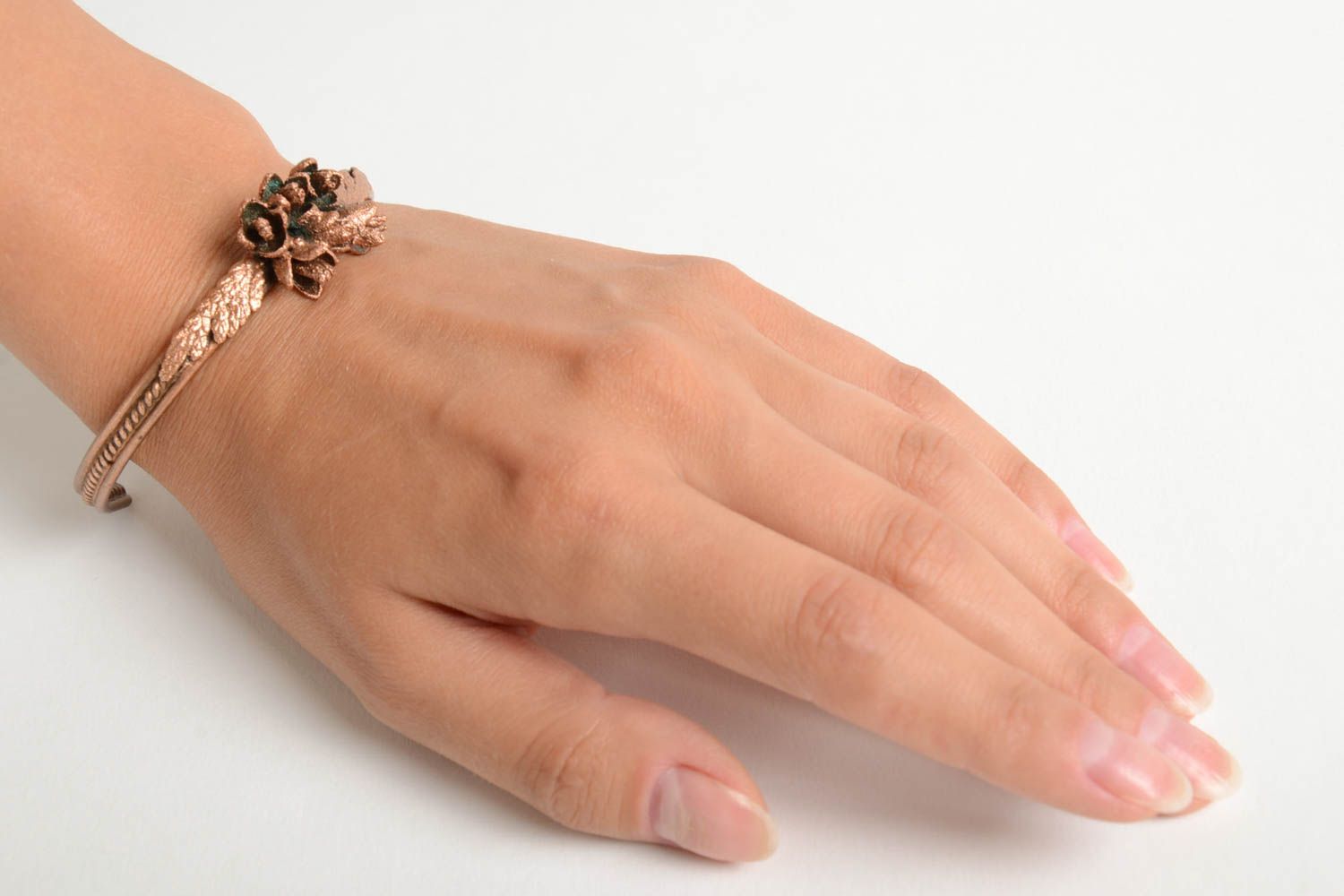 Bracelet cuivre Bijou fait main fin original élégant Cadeau pour femme photo 2