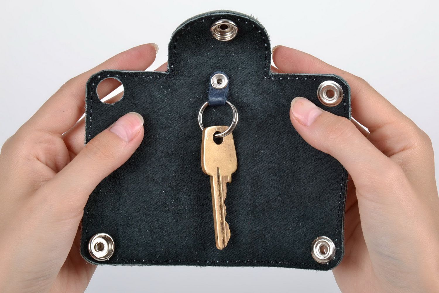Leather key holder photo 3