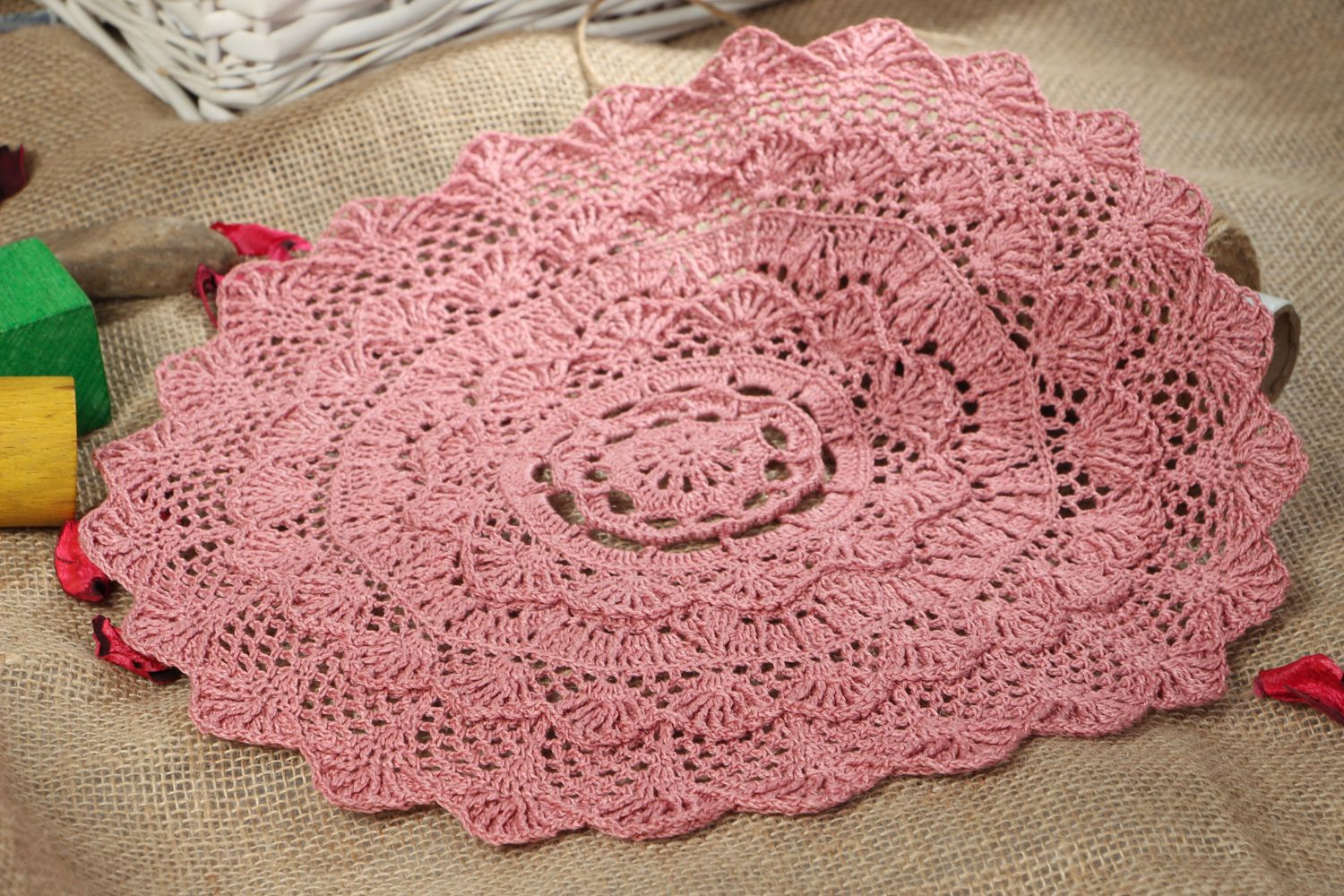 Decorative crochet table napkin photo 5