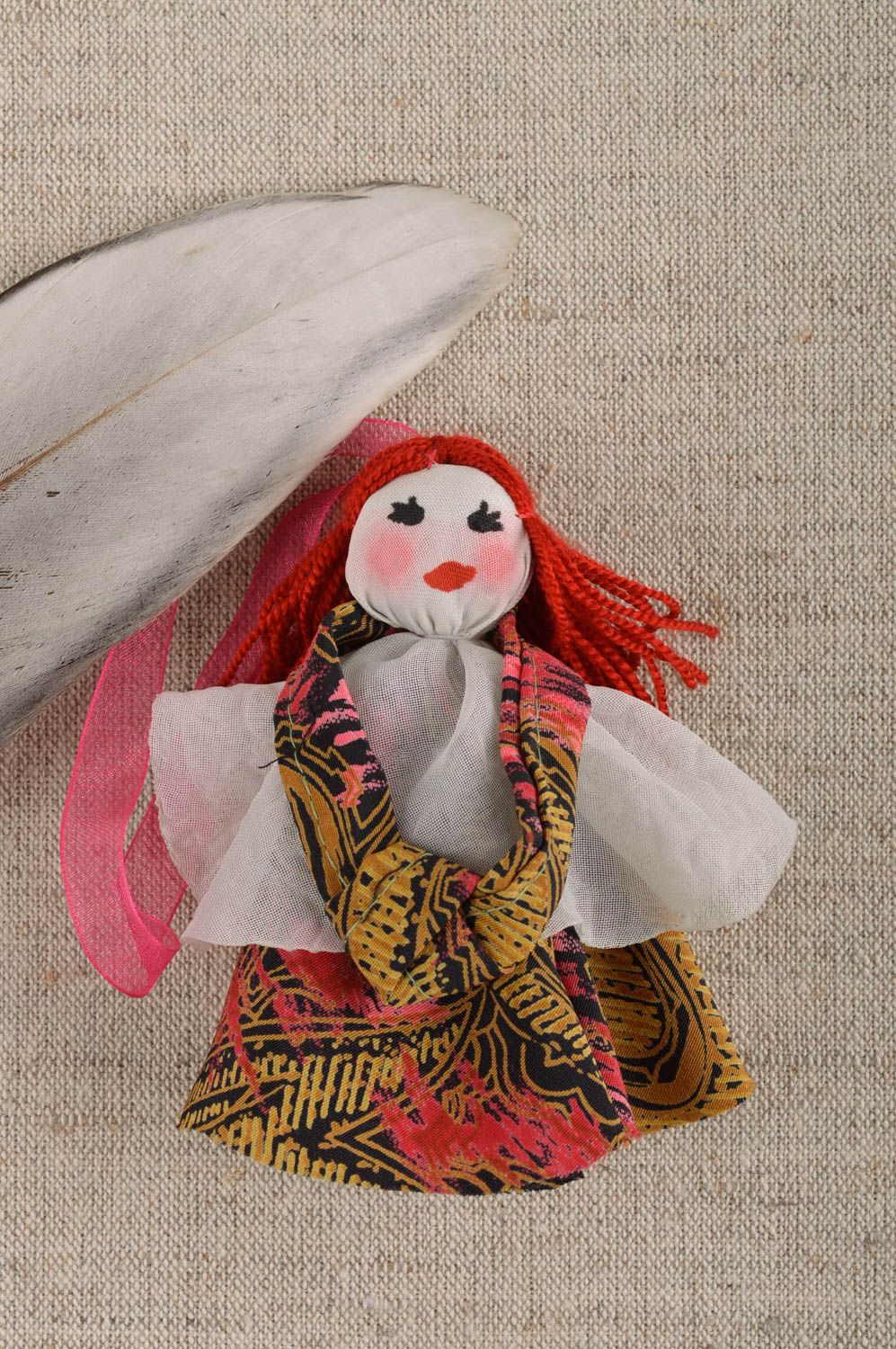 Porte-clé poupée fait main Accessoire design Cadeau original beau coton tulle photo 1