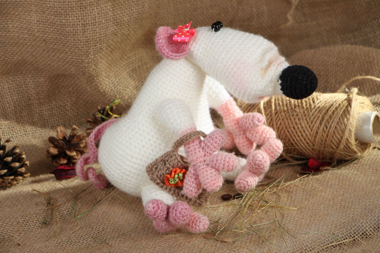 Crocheted mouse with handbag photo 5