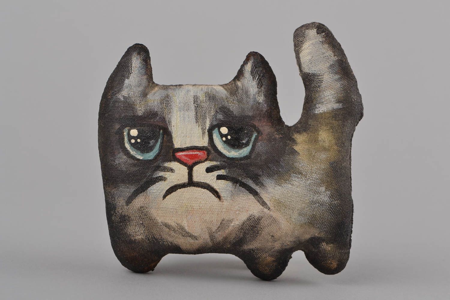 Juguete de peluche de lino artesanal aromatizado y pintado con forma de gato foto 1