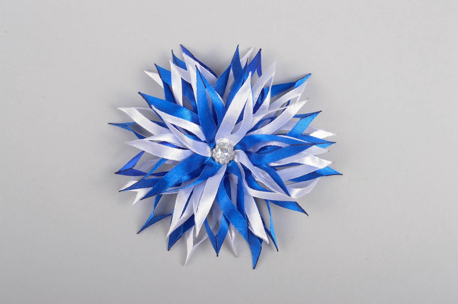 Handmade Haar Spange festlicher Haarschmuck Mode Accessoire mit Blume weiß blau foto 5