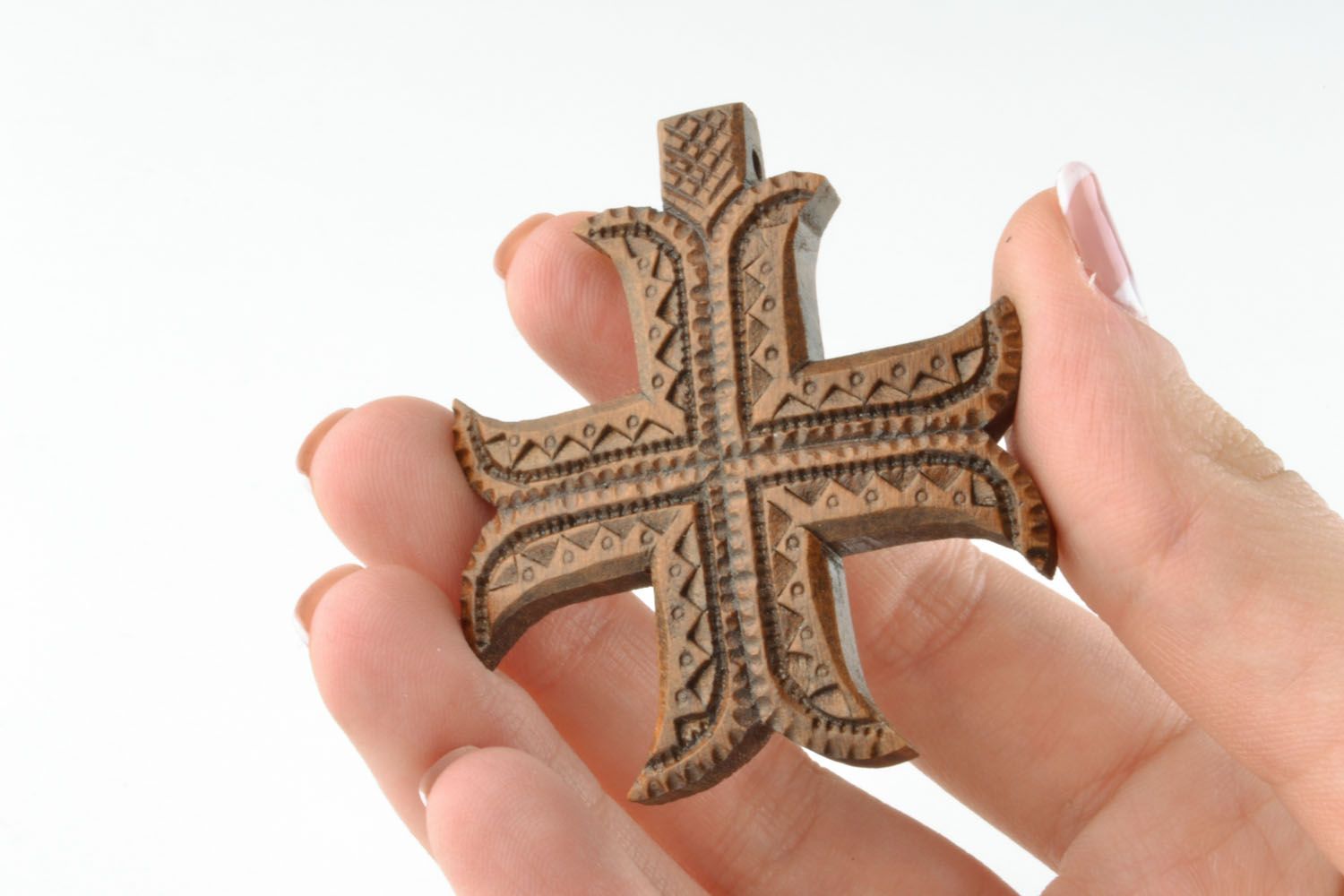 Croce di legno fatta a mano crocetta intagliata originale in legno da collo
 foto 5
