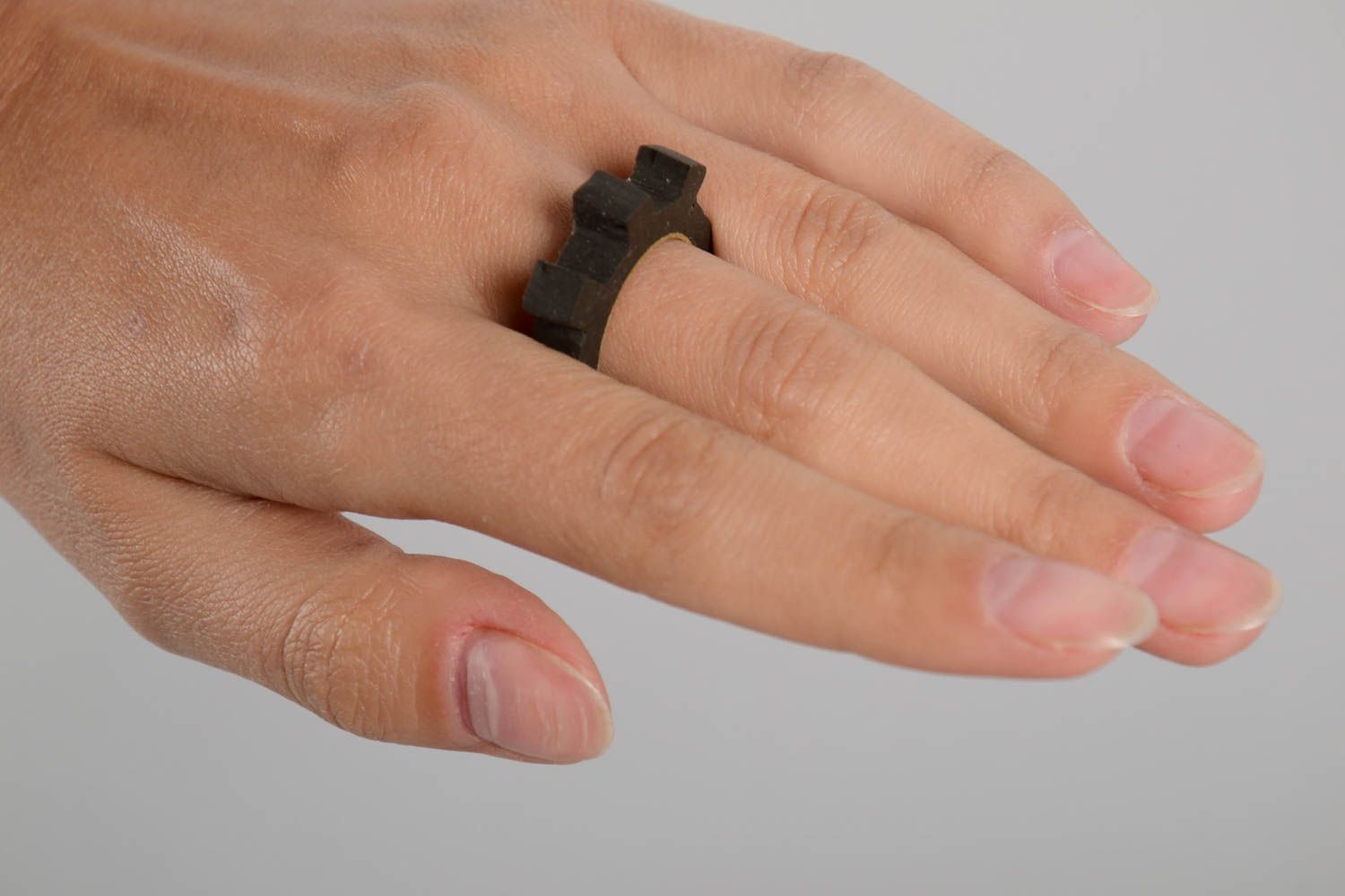 Женский перстень кольцо ручной работы массивное украшение черное с зубцами фото 2