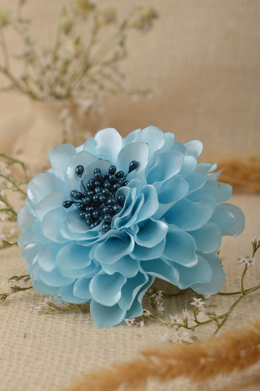 Barrette cheveux fait main Broche fleur Accessoire femme bleu clair en satin photo 1