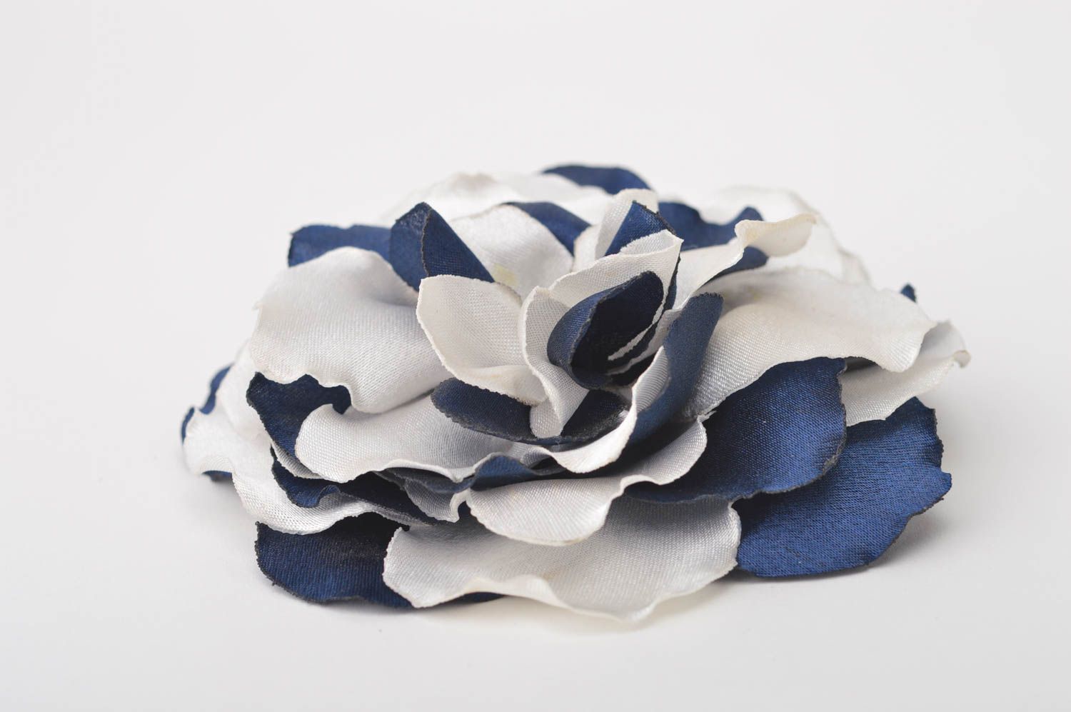 Barrette cheveux Broche fleur fait main bleu gris cadeau Accessoire femme photo 2
