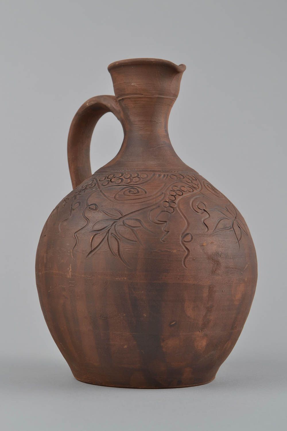 Cruche à vin en argile marron foncé faite main de forme originale à motif 2 l  photo 3