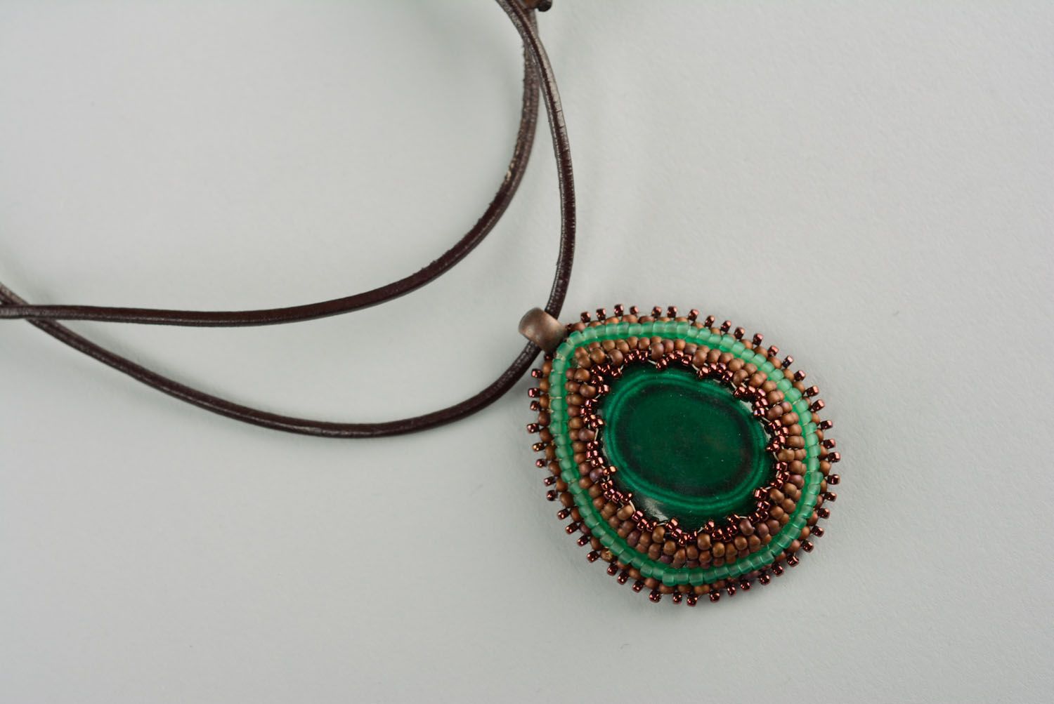 Beaded pendant with malachite stone photo 3