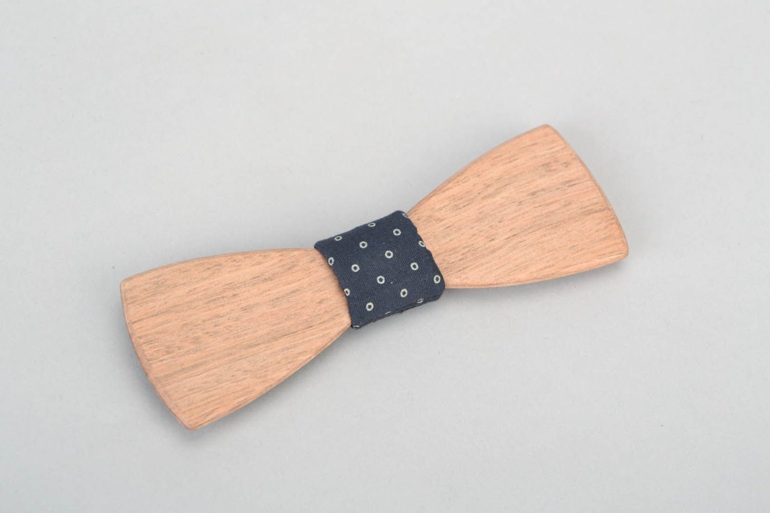 Wooden bow tie  photo 2