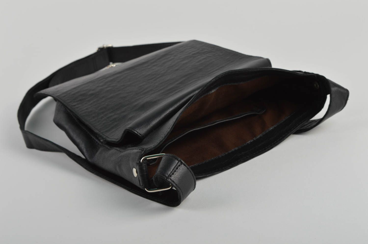 Сумка ручной работы сумка через плечо кожаная сумка черная маленькая красивая фото 4