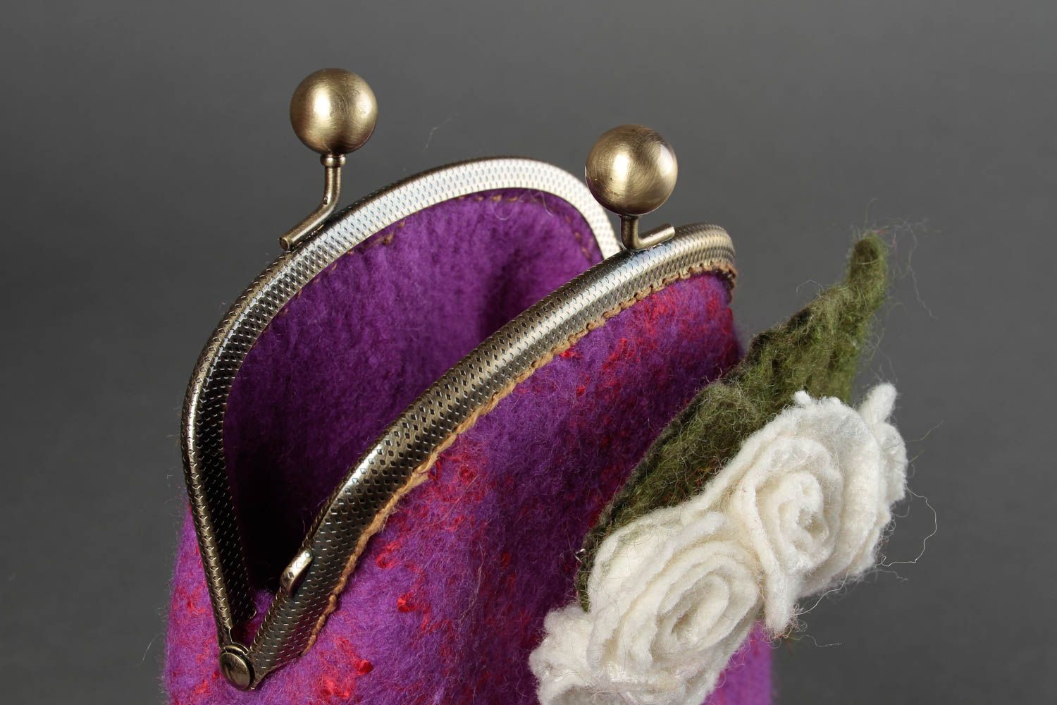 Handmade Tasche aus Wolle Mode Accessoire Tasche gefilzt lila Damen Accessoire  foto 3
