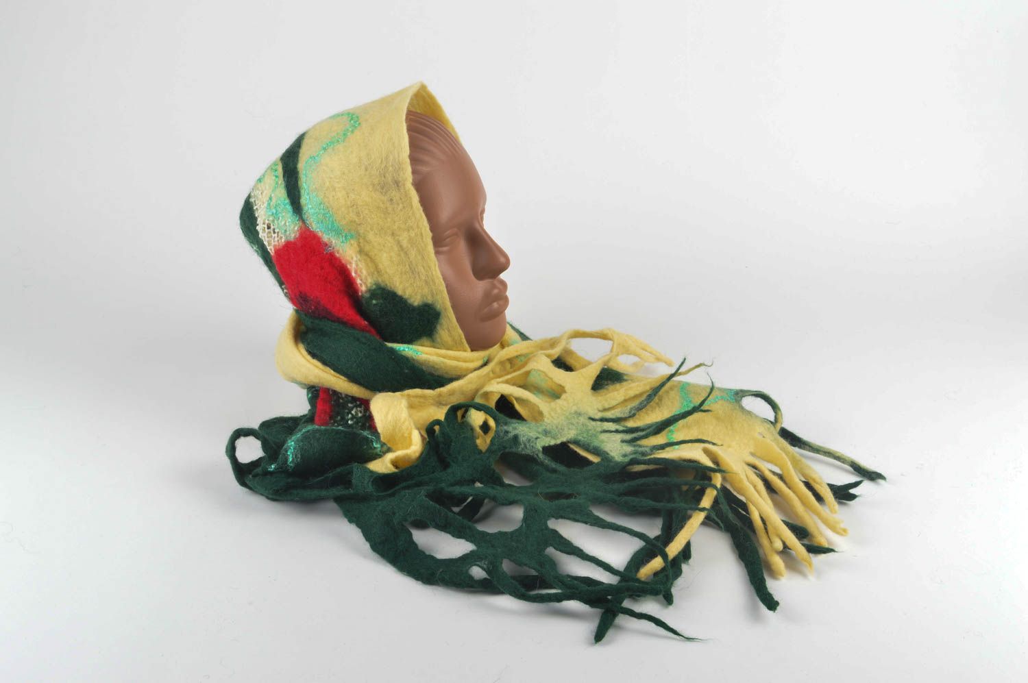 Женский шарф ручной работы шарф из шерсти яркий разноцветный валяный шарф фото 5