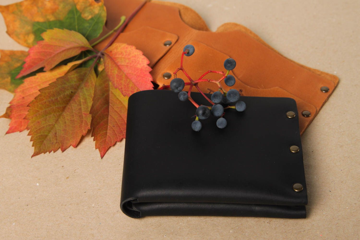 Beautiful handmade leather wallet elegant wallet design fashion accessories photo 1