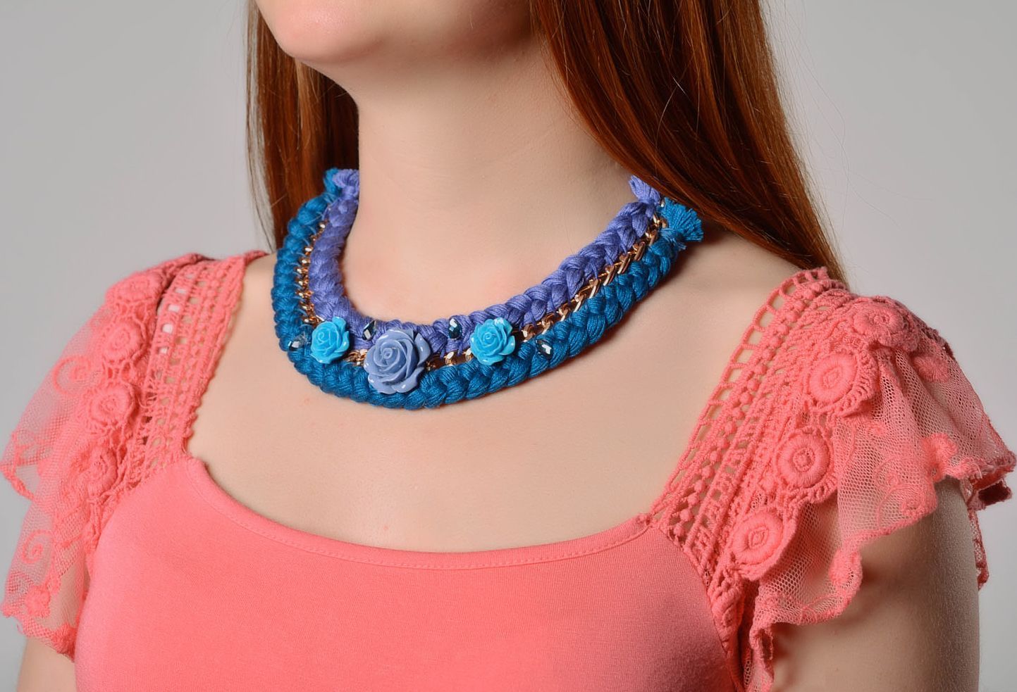 Collier textile fait main Bijou textile bleu avec fleurs Accessoire femme photo 2