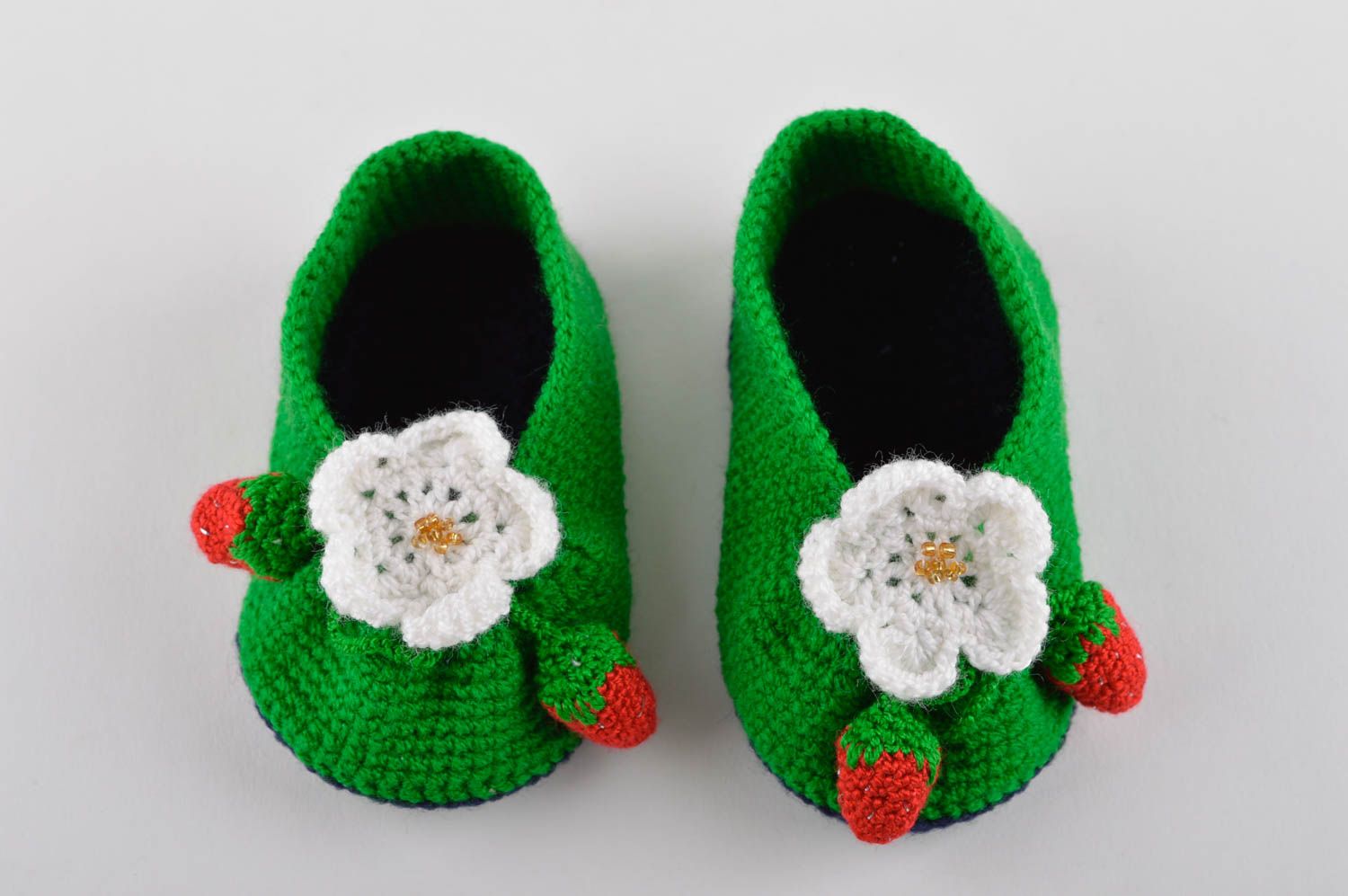 Pantofole da casa da bambini fatte a mano scarpe per casa a maglia verdi foto 5