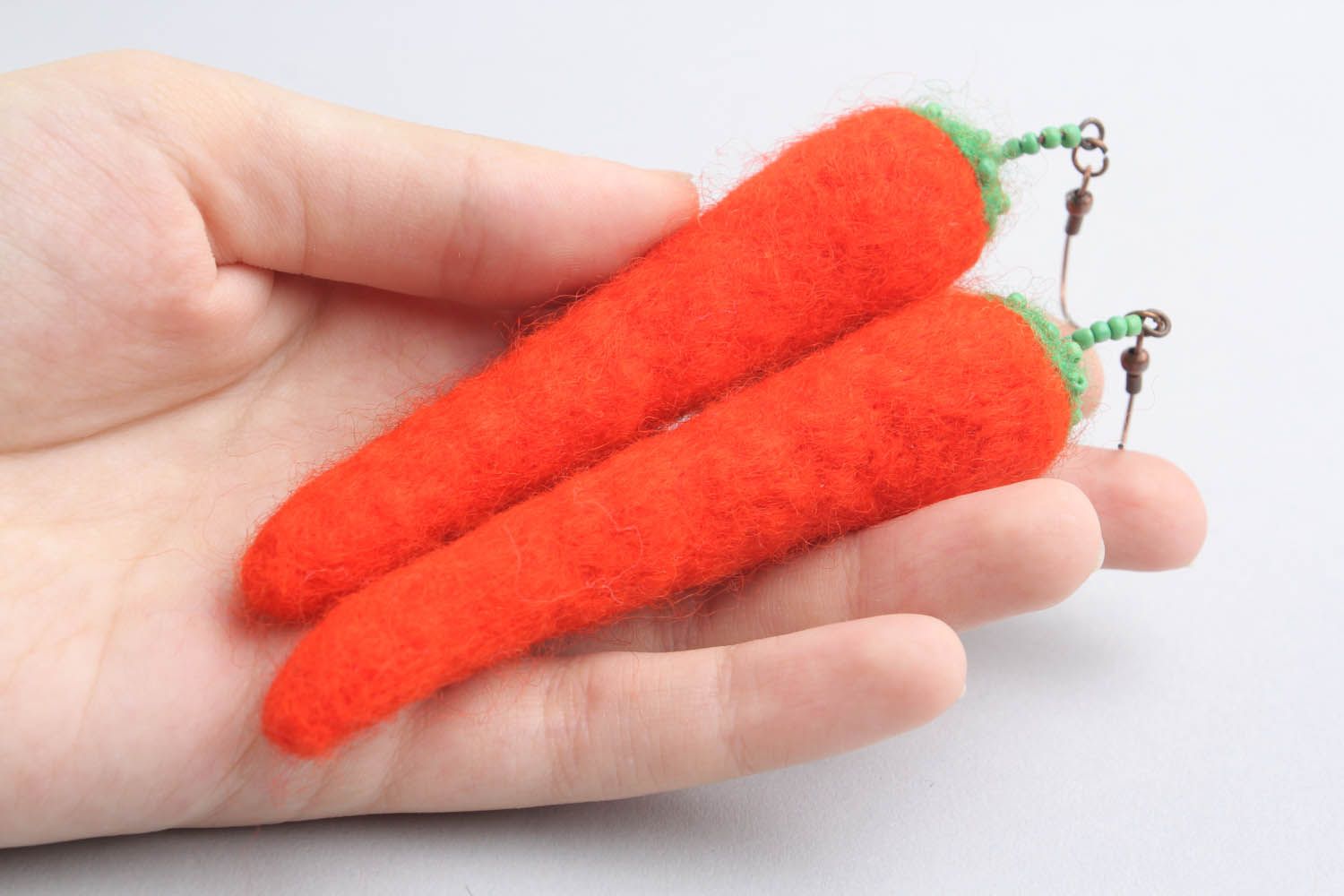 Dangling earrings made of wool Carrot photo 2