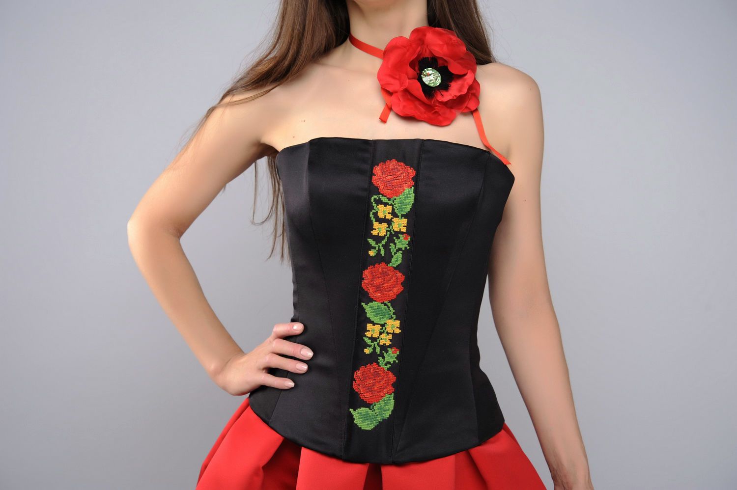 Costume in ethnic style, red and black photo 1
