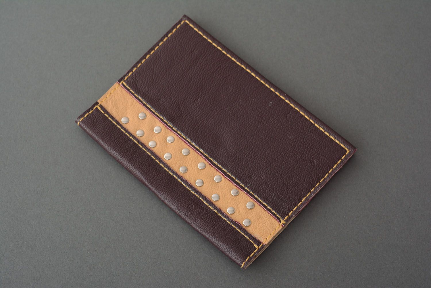 Capa para passaporte de couro feita à mão Chocolate foto 1