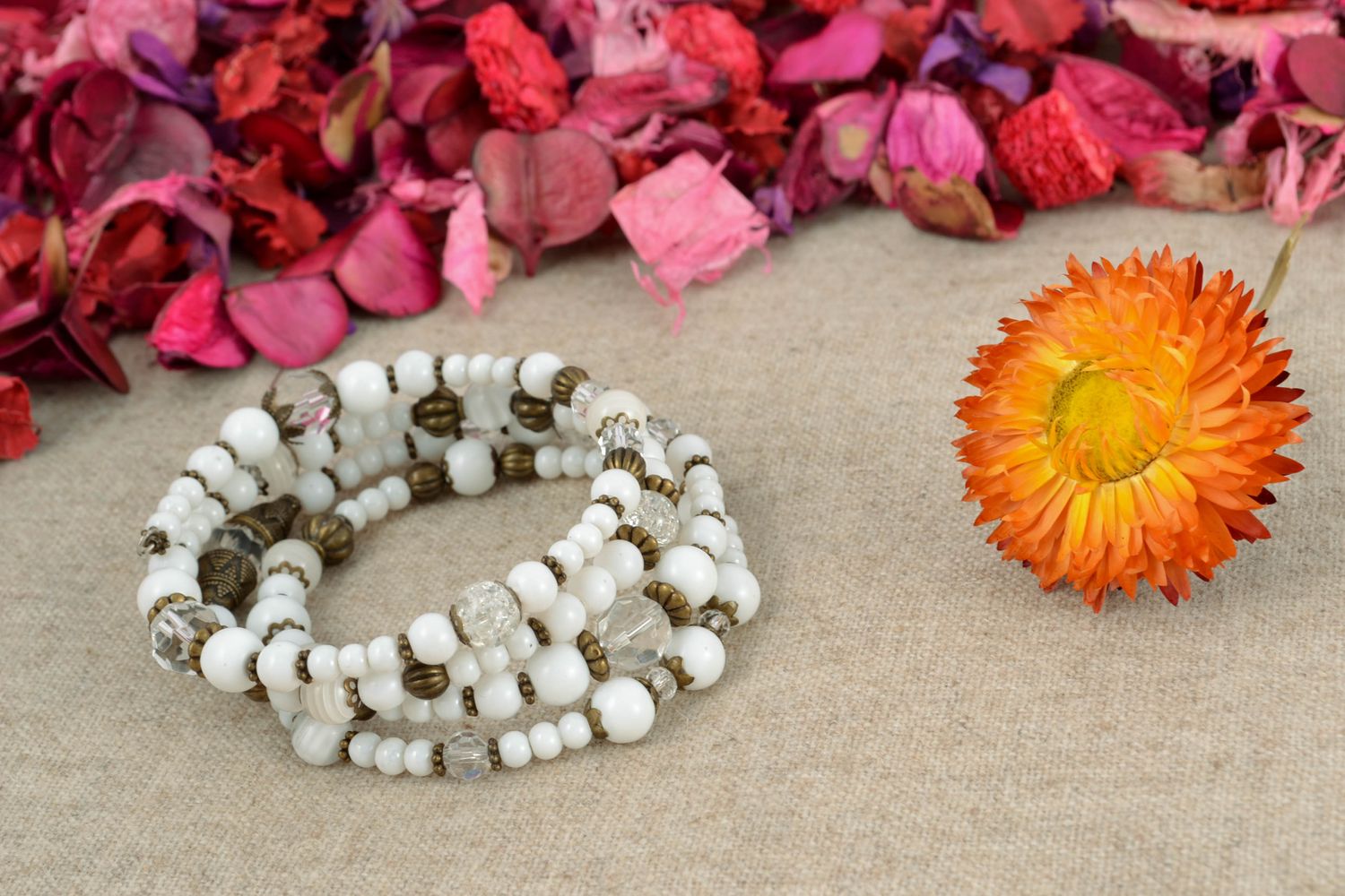 Multirow woven white bead bracelet photo 1