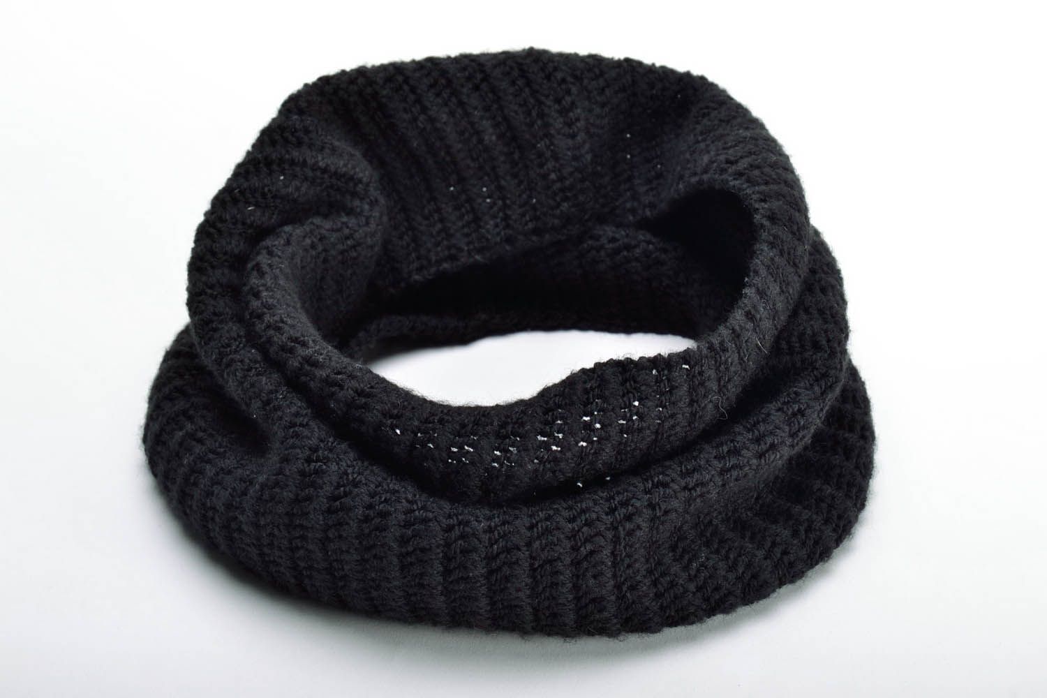 Knitted cowl photo 3