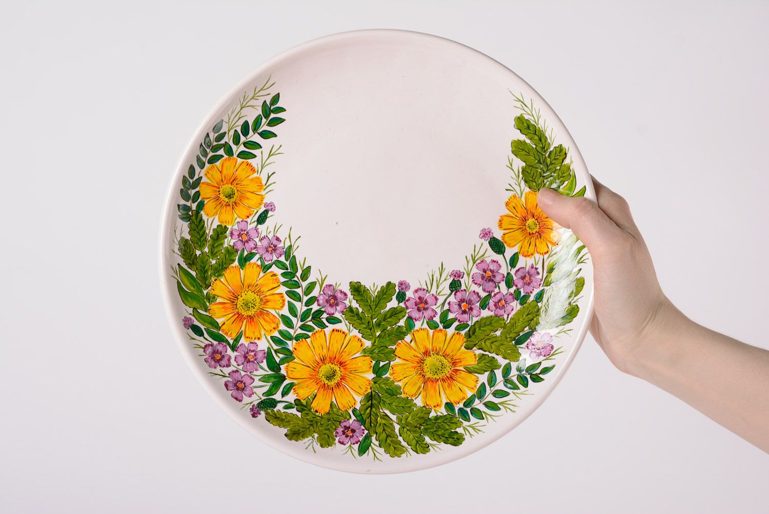 Керамическая декоративная тарелка с ручной росписью настольный декор хенд мэйд фото 3