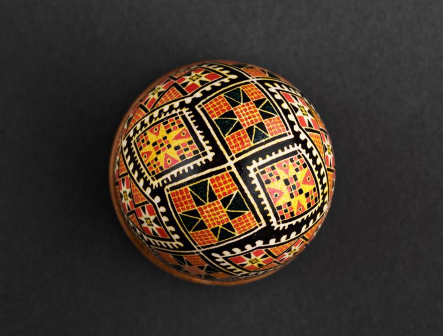 Ovo de Páscoa, pintado à mão foto 4