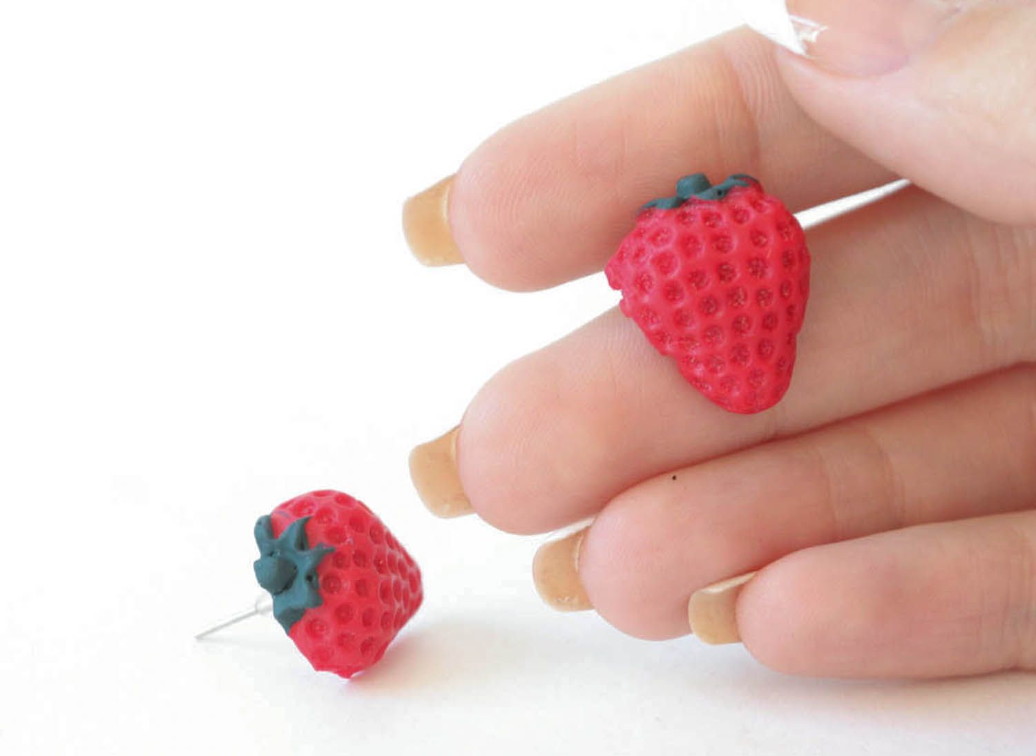 Ohrringe mit Erdbeeren aus Polymerton foto 5