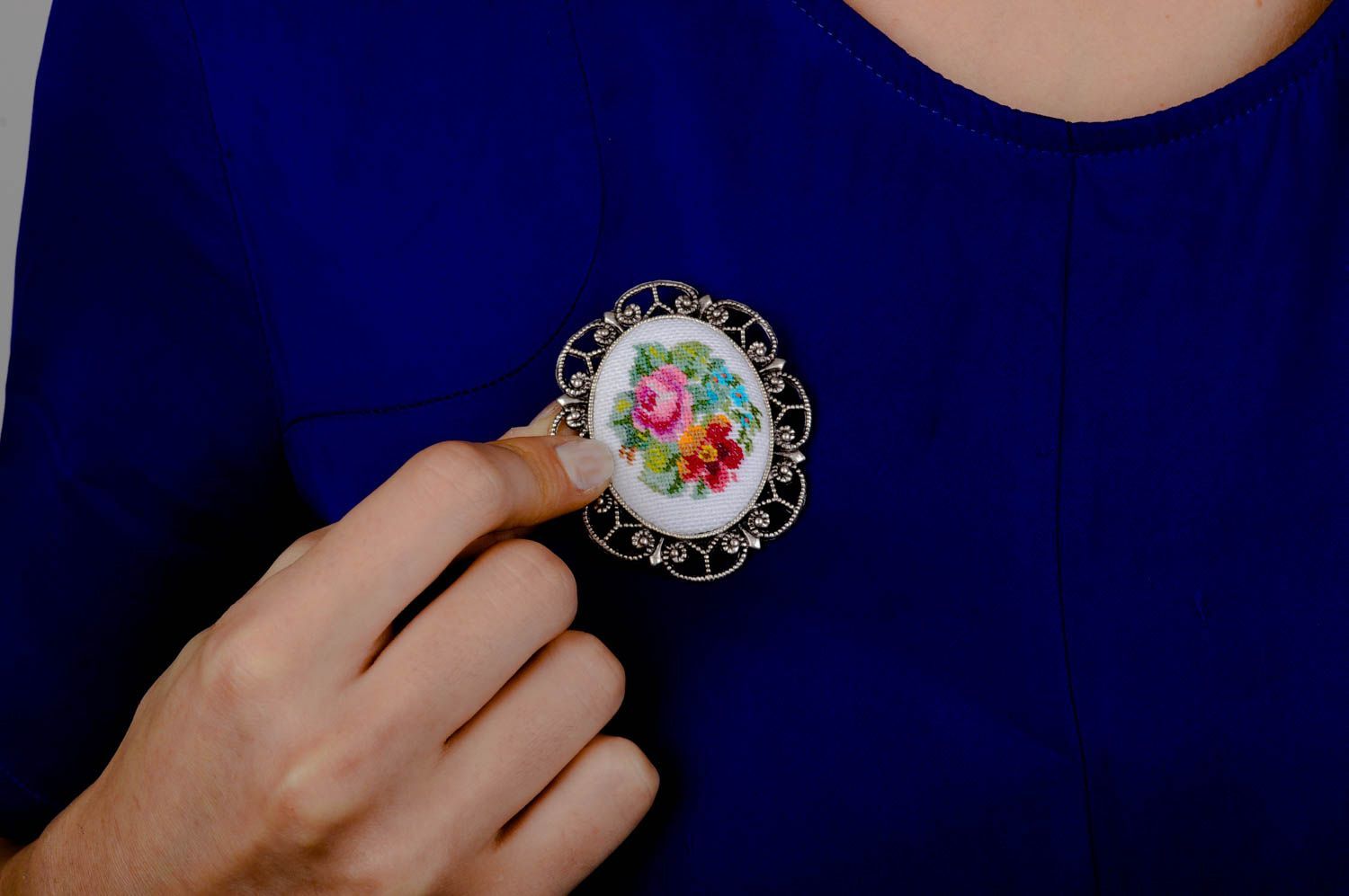 Handmade brooch in vintage style designer brooch gift stylish embroidered brooch photo 5