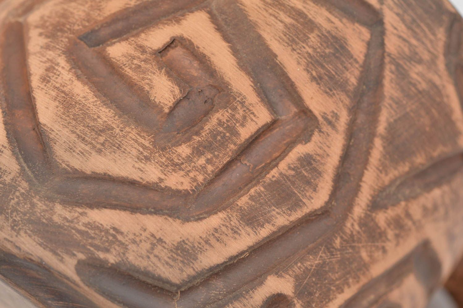 Grande tasse en terre cuite marron avec ornements faite main design original photo 5