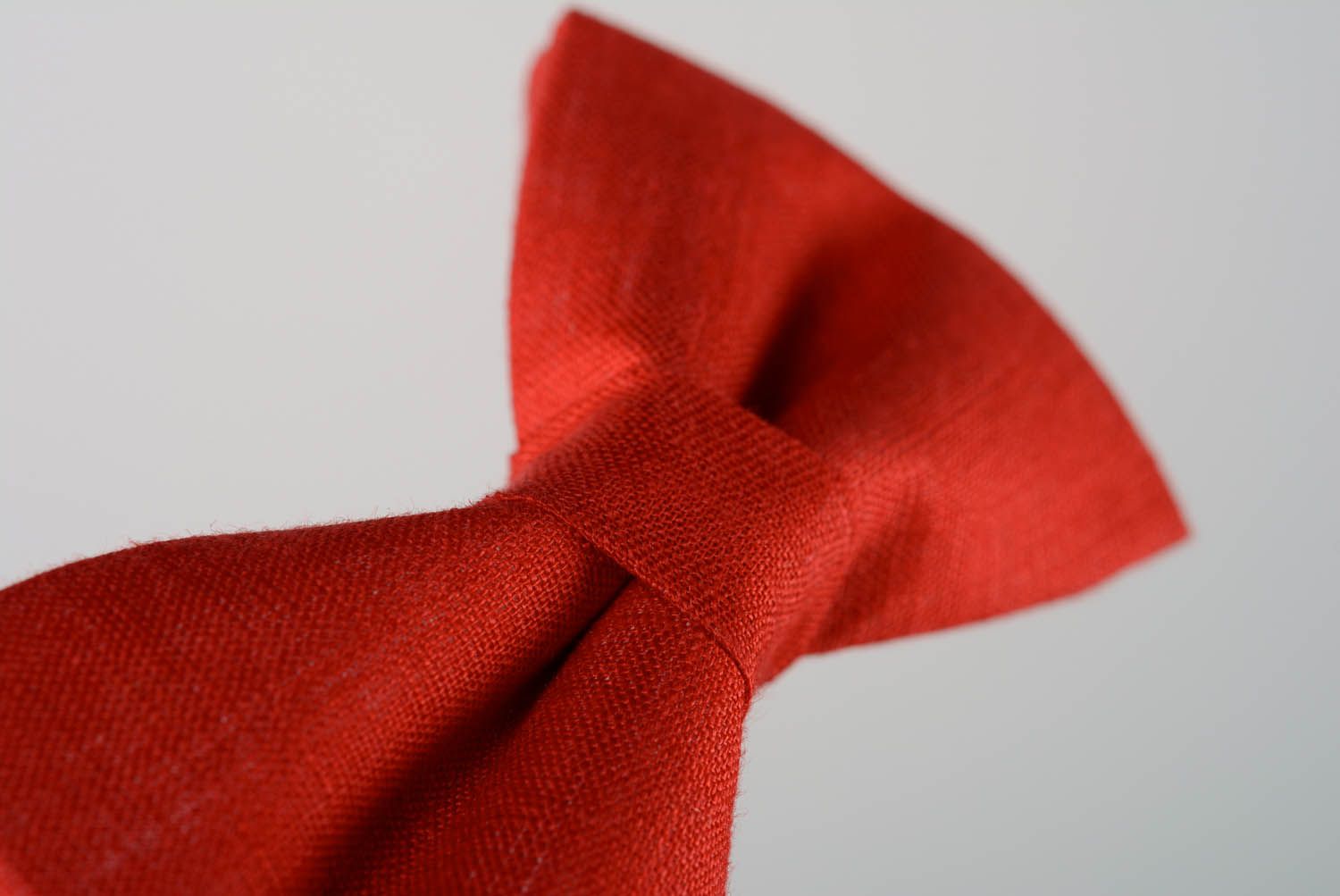 Красный льняной галстук-бабочка фото 4