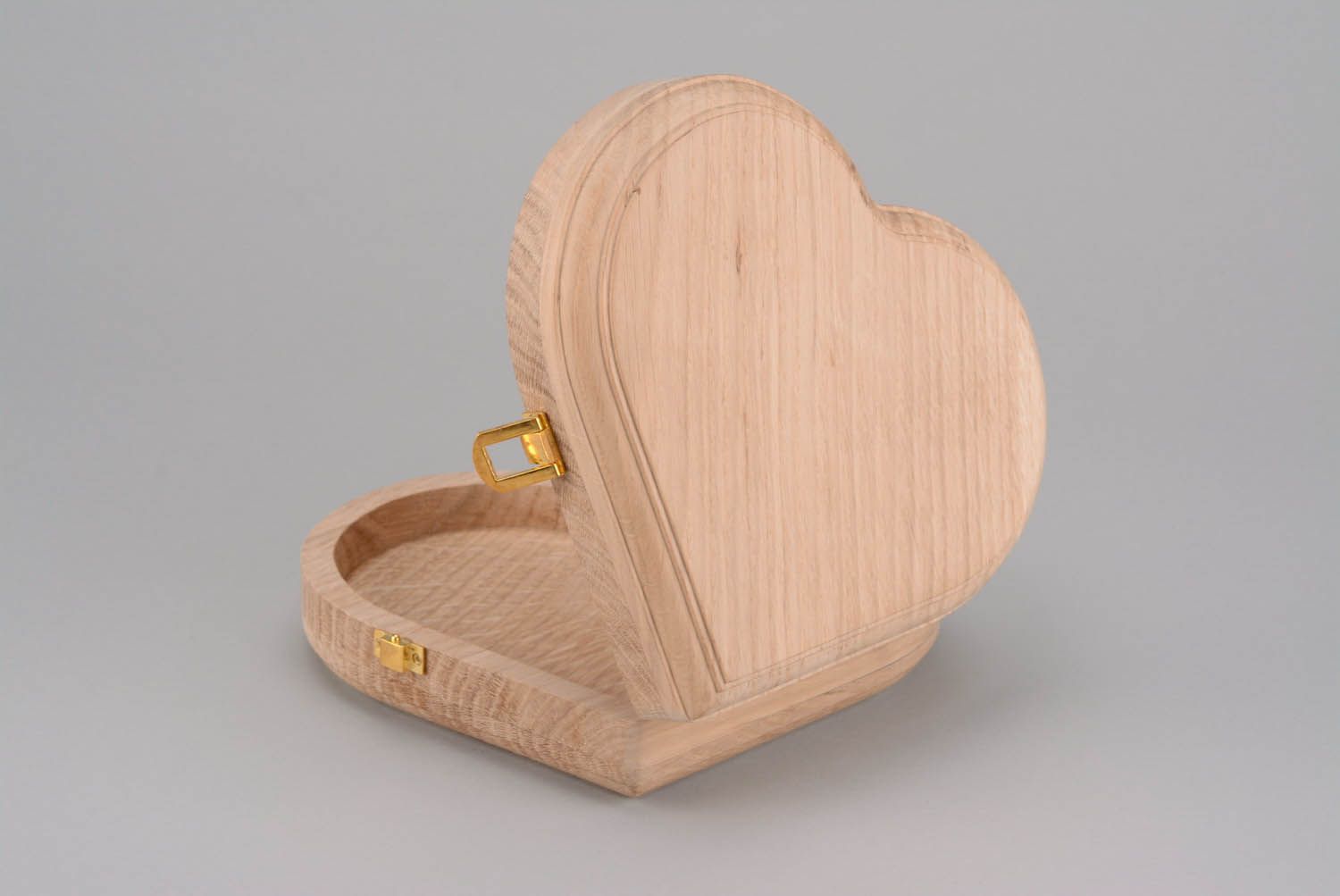 Wooden heart-shaped blank box photo 4