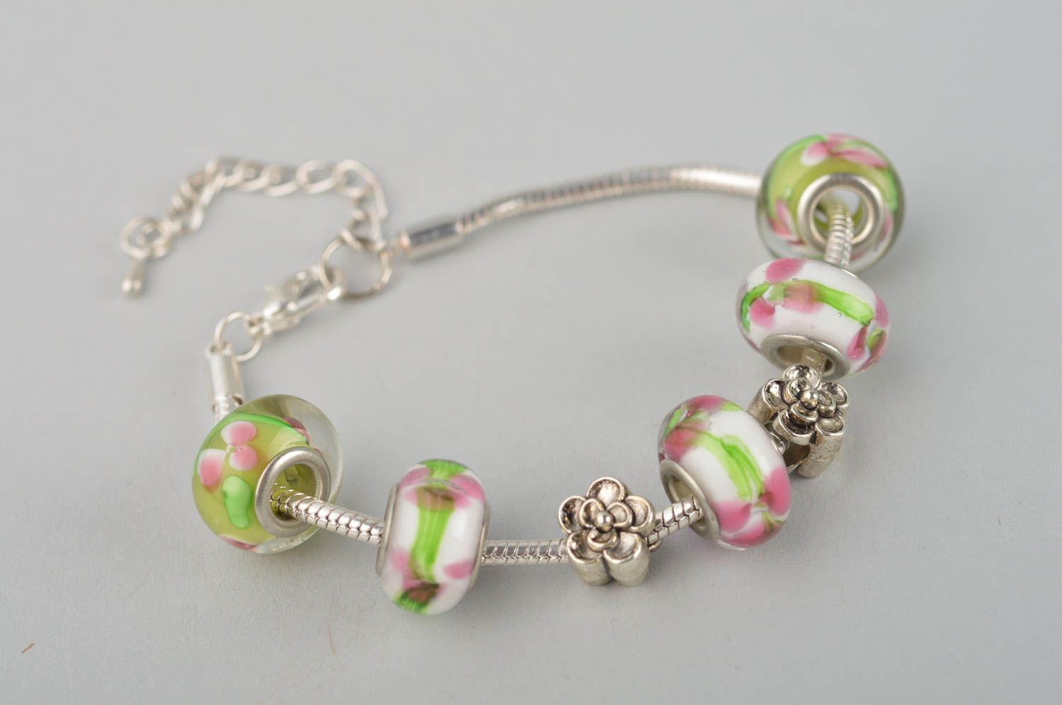 Bracelet métal Bijou fait main fin avec perles multicolores Cadeau femme photo 2