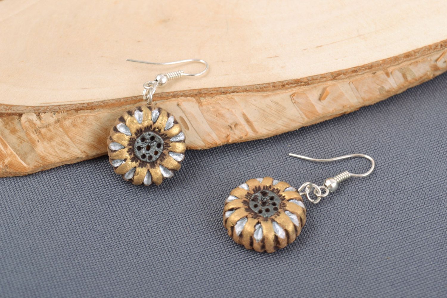 Handmade ceramic round earrings painted with acrylics for women photo 1