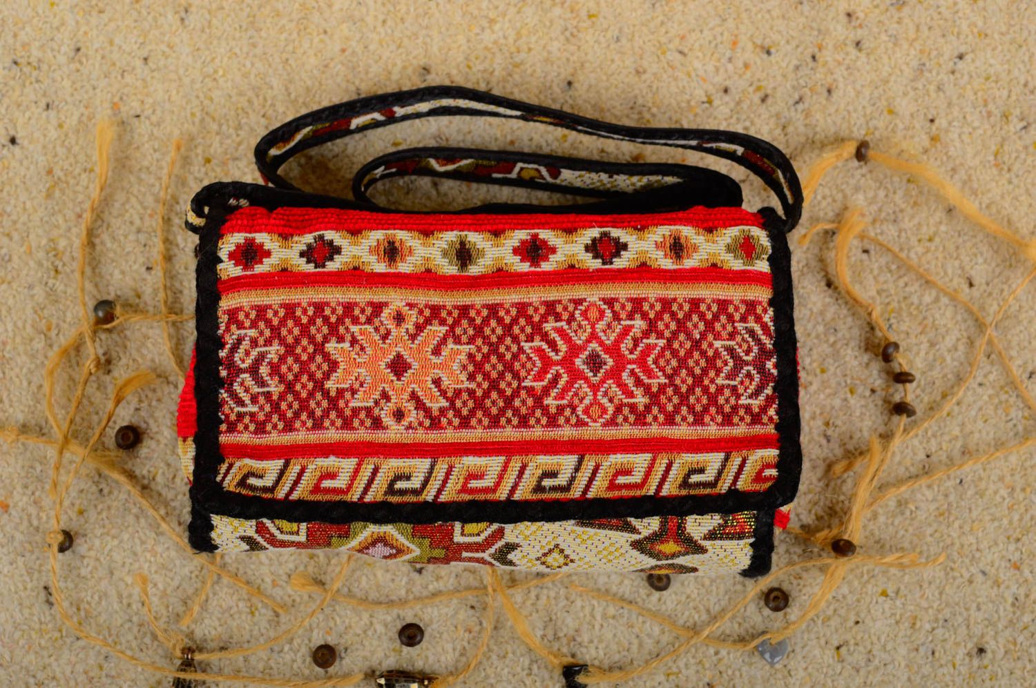 Сумка ручной работы в красных тонах сумка через плечо текстильная сумка фото 1