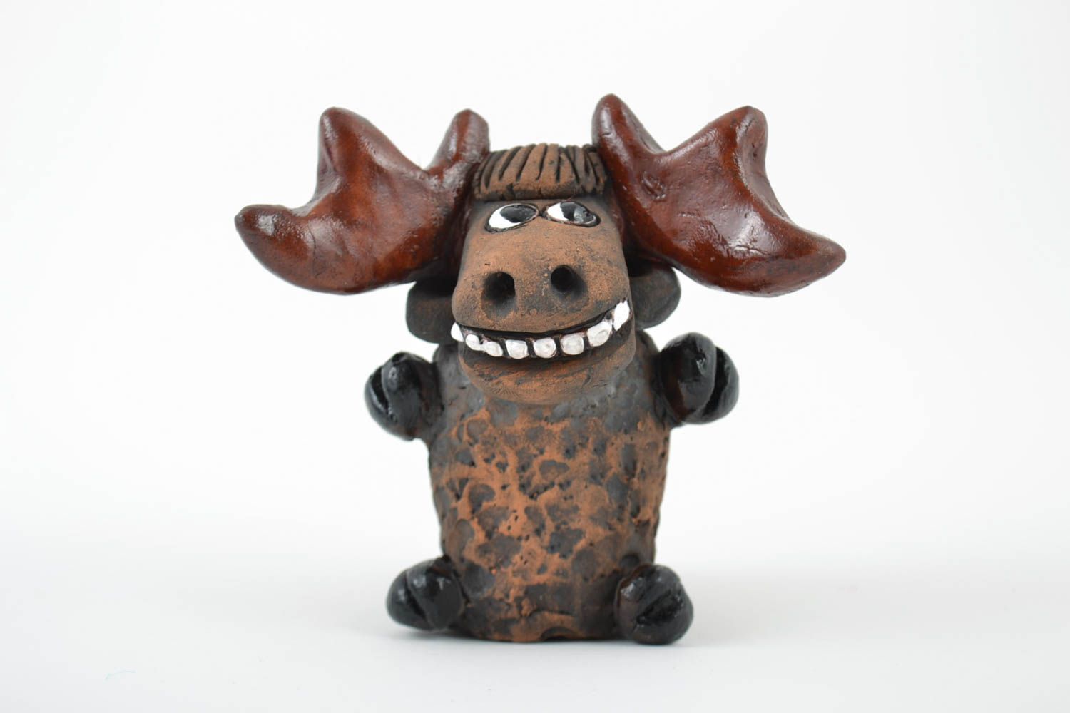 Statuina decorativa fatta a mano in ceramica souvenir alce divertente marrone foto 2
