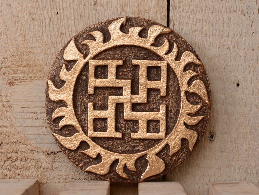 Pingente talismã  decorativo na forma de prato coberto potala Força Espiritual foto 1