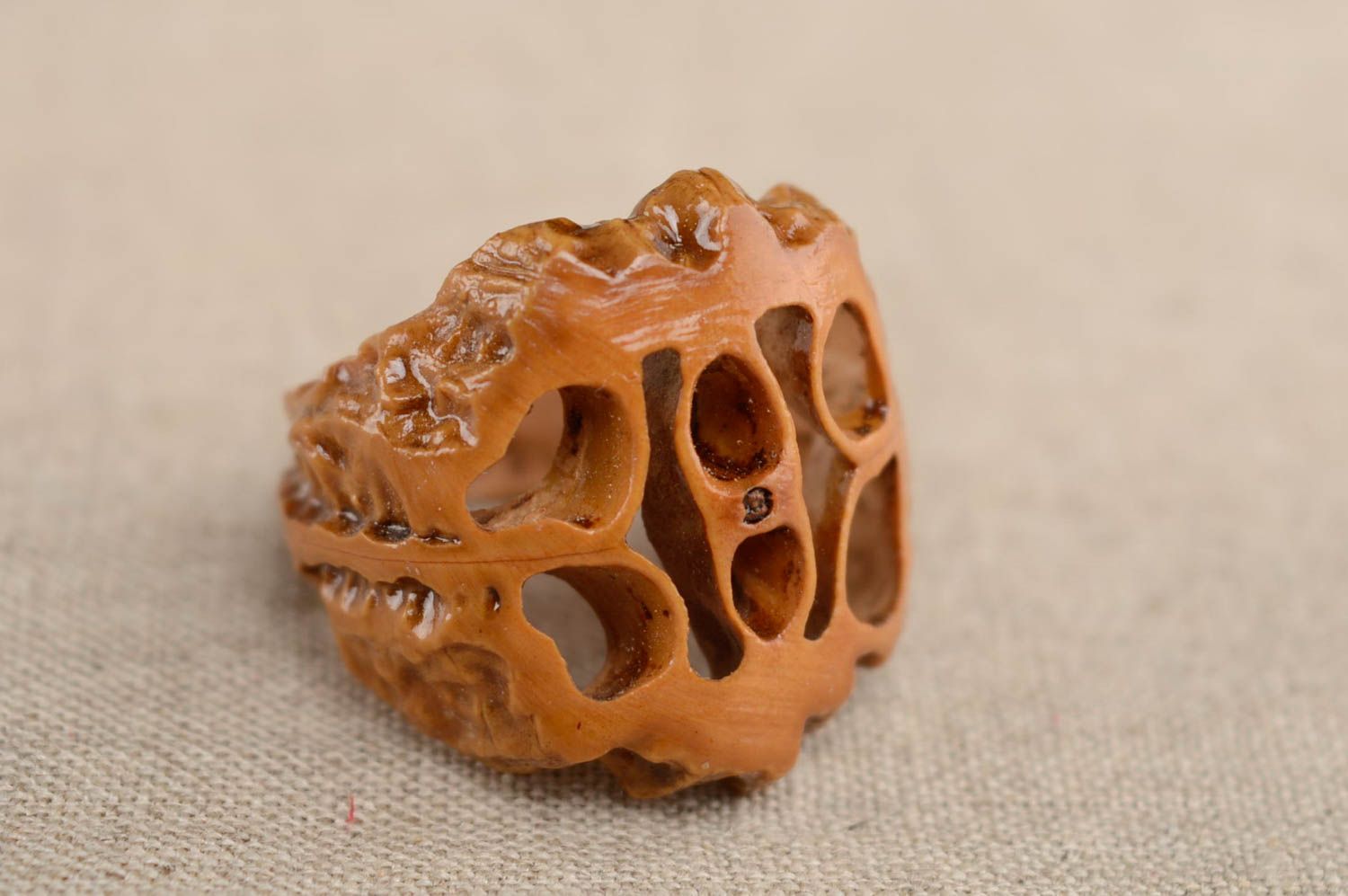 Bague originale faite main en écale de noix mandchoue sculptée 17 mm accessoire photo 1
