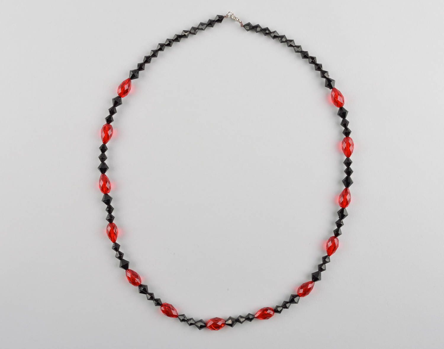 Modeschmuck Halskette handmade Collier Kette in Schwarz und Rot Designer Schmuck foto 2