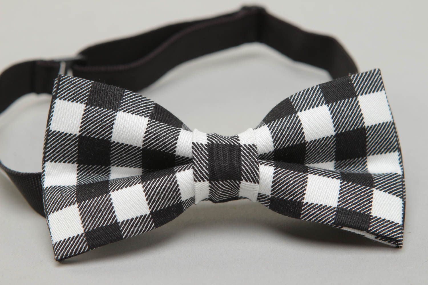 Black and white checkered bow tie photo 2