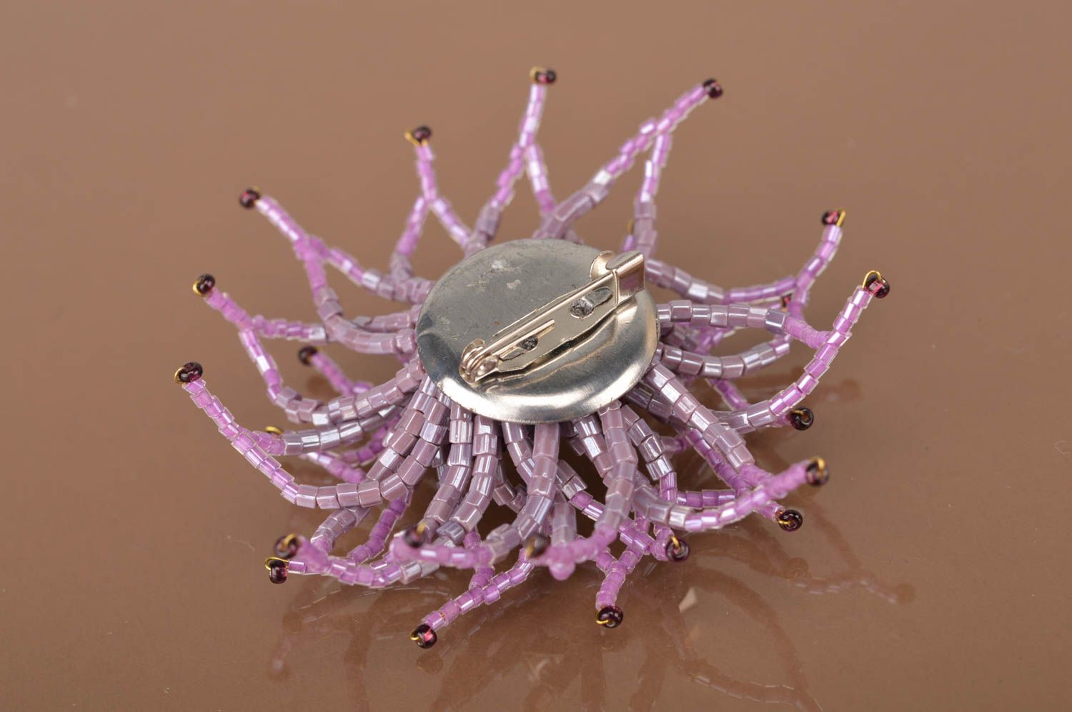 Broche en perles de rocailles fleur chrysanthème couleur lilas faite main bijou photo 5