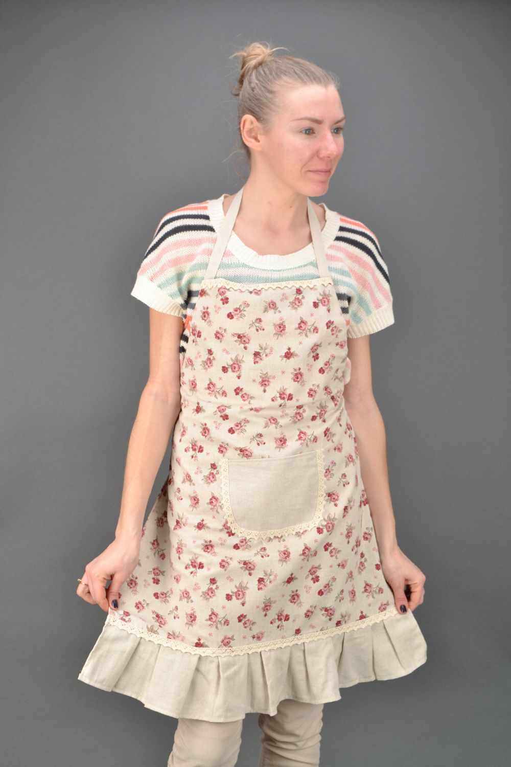 Women's fabric apron with trimming photo 1