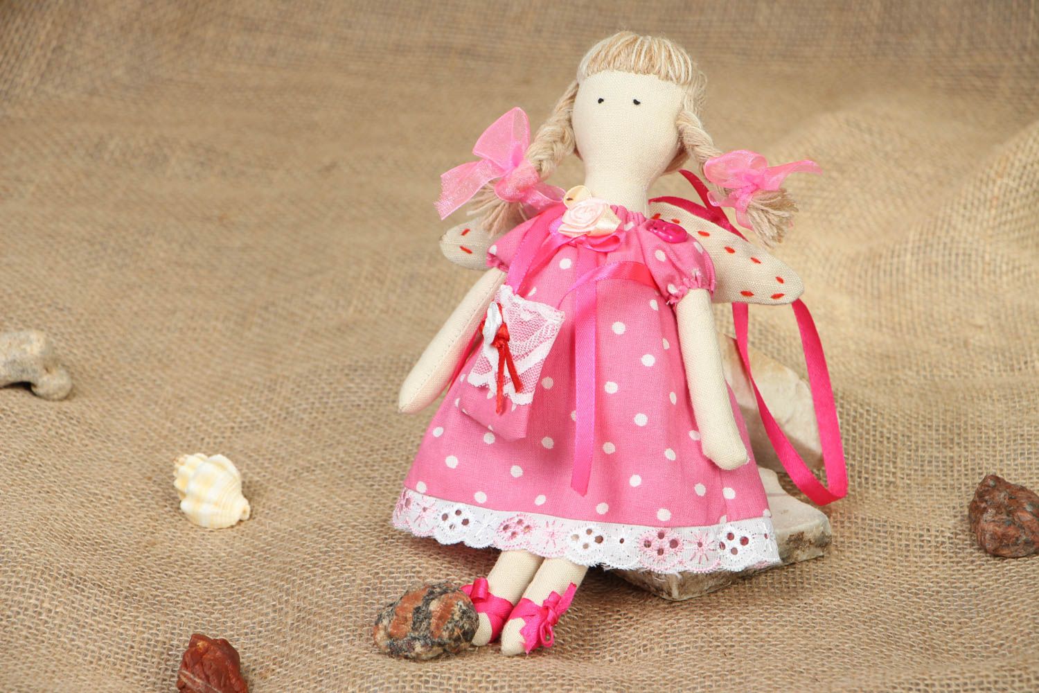 Дизайнерская кукла-ангелочек в розовом сарафане фото 5