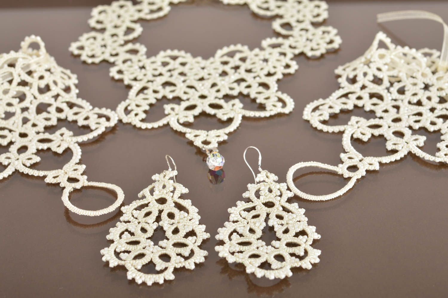 Beautiful white handmade tatting earrings necklace and gloves wedding jewelry photo 2