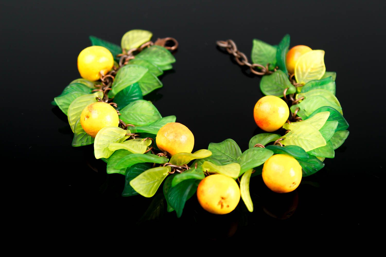 Bracelet fruits avec breloques Bijou fait main design estival Cadeau pour femme photo 2