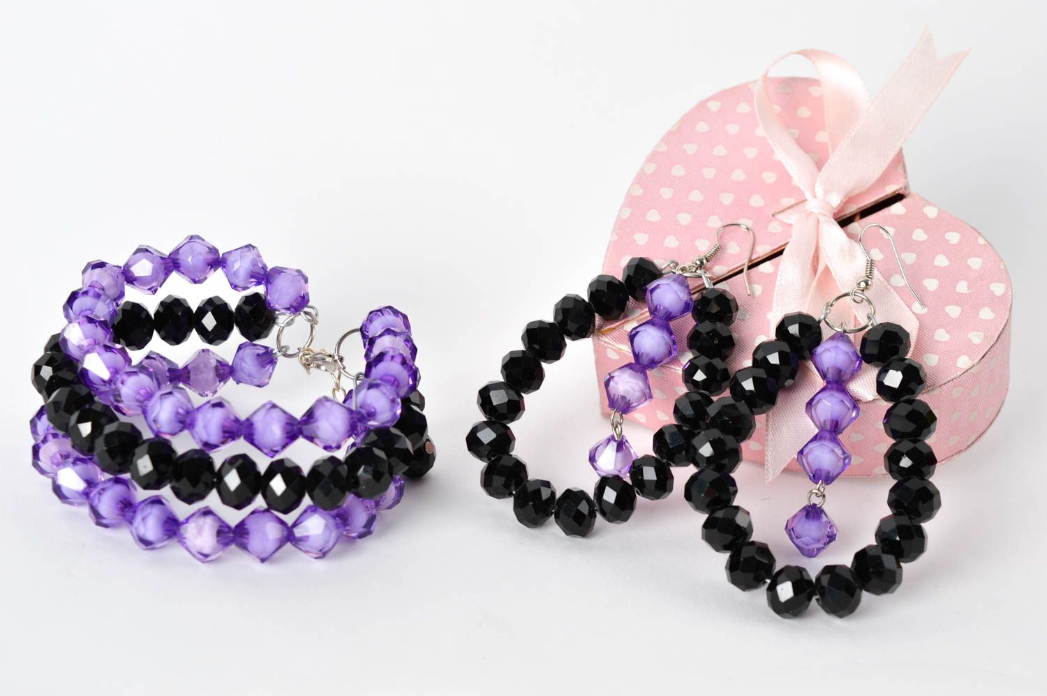 Boucles d'oreilles Bracelet fait main noir violet Accessoires femme stylés photo 1